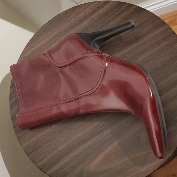 Nine West patent leather boots in Burgundy Size 9 - Picture 2 of 4